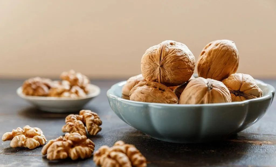 吃鐵罐裝核桃有4個健康要點